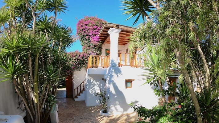 Hotels We Love: Agriturismo Atzaró, Ibiza - Villa (Ph. Alessandro Garzi)