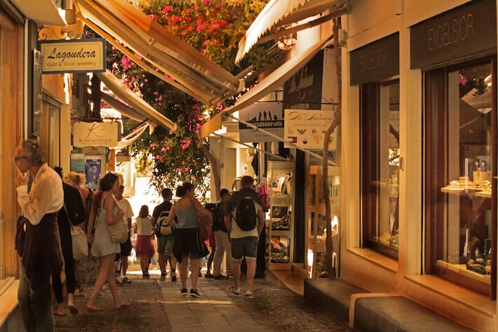 Shopping a Thera - Santorini e il Mediterraneo (Ph. by Valentina Contavalle)